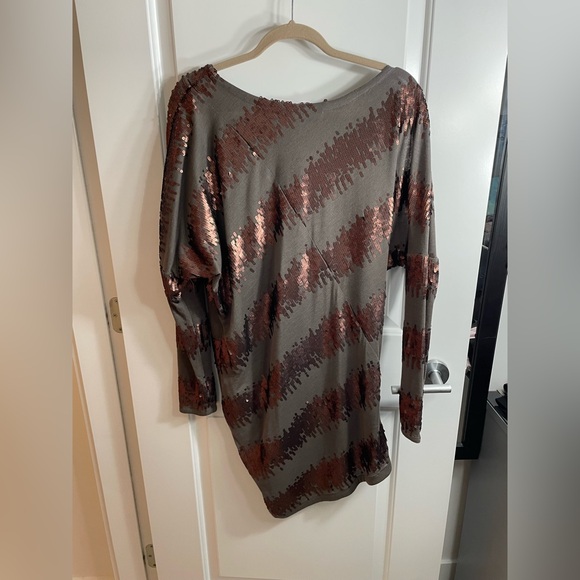 Size medium asymmetrical Badgley Mischka sequin dress - Picture 3 of 5